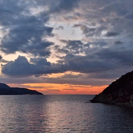 Апартаменты La Terrazza Sul Forno - Goelba Портоферрайо Экстерьер фото
